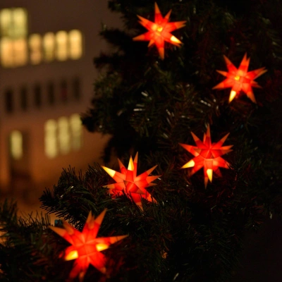 STERNTALER Dvoubarevný LED světelný řetěz 9 hvězd červená